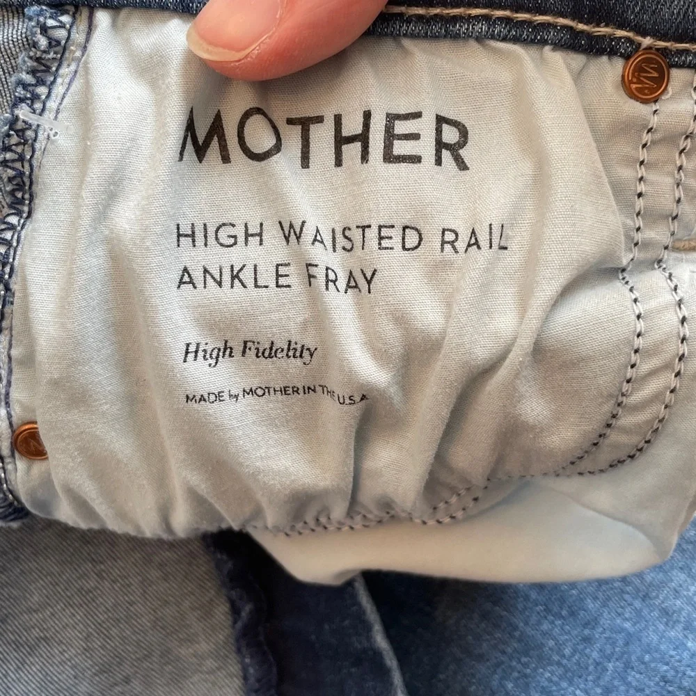 MOTHER High Waisted Rail Ankle Fray in High Fidelity Size 28